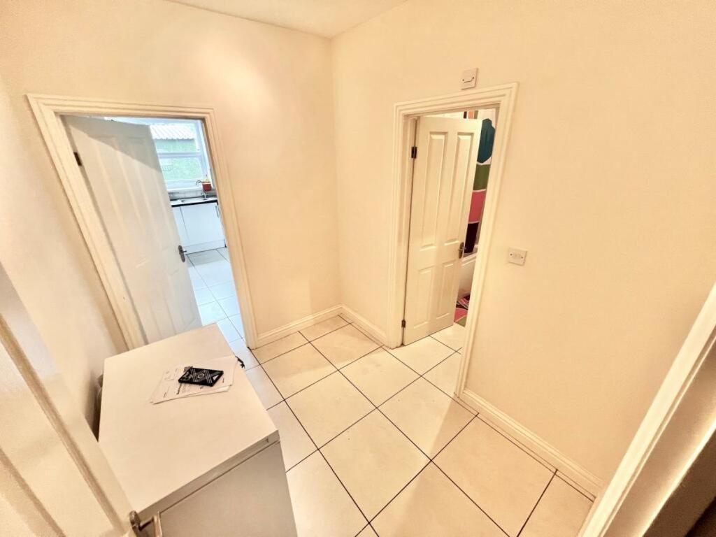 Lovely Spacious Near Train Station And Homestay Dallington (Northamptonshire)