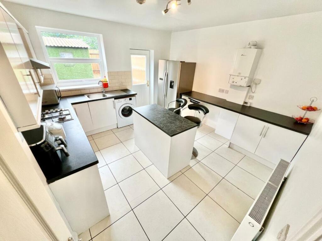 Lovely Spacious Near Train Station And Homestay Dallington (Northamptonshire)