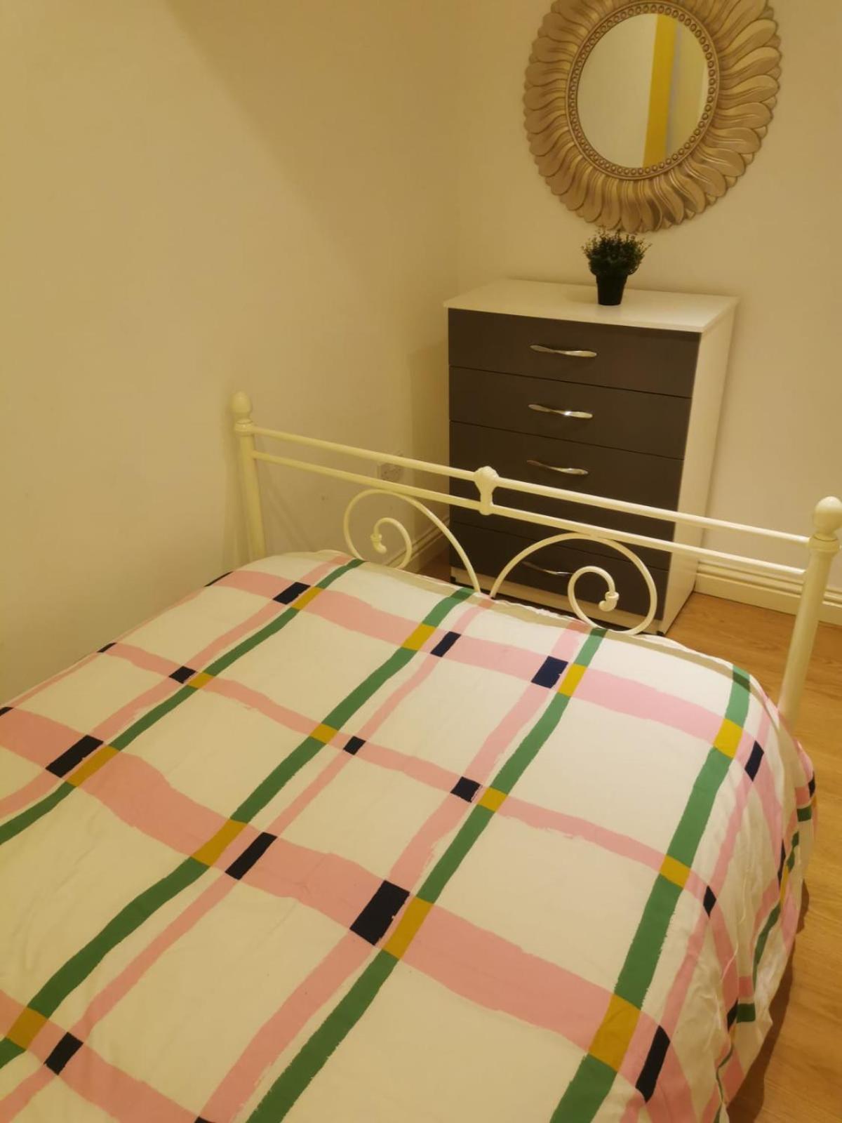 Lovely Spacious Near Train Station And * Dallington (Northamptonshire)