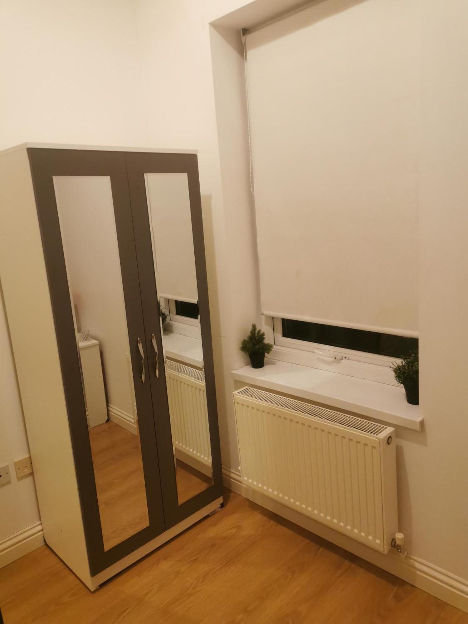 Lovely Spacious Near Train Station And Homestay